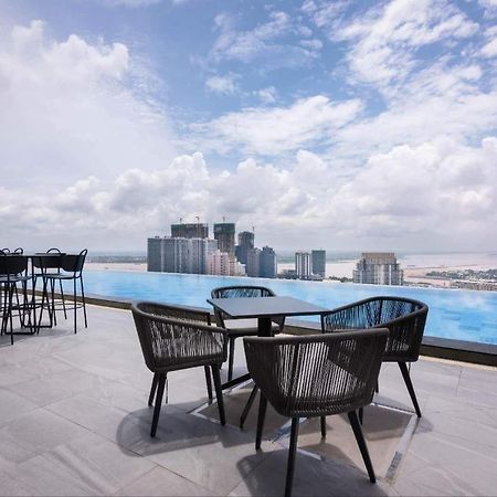 Sf Hotel Penthouse Residences Phnom Penh Extérieur photo