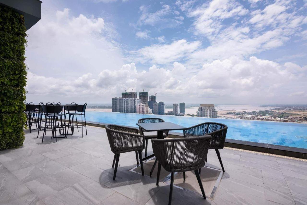 Sf Hotel Penthouse Residences Phnom Penh Extérieur photo