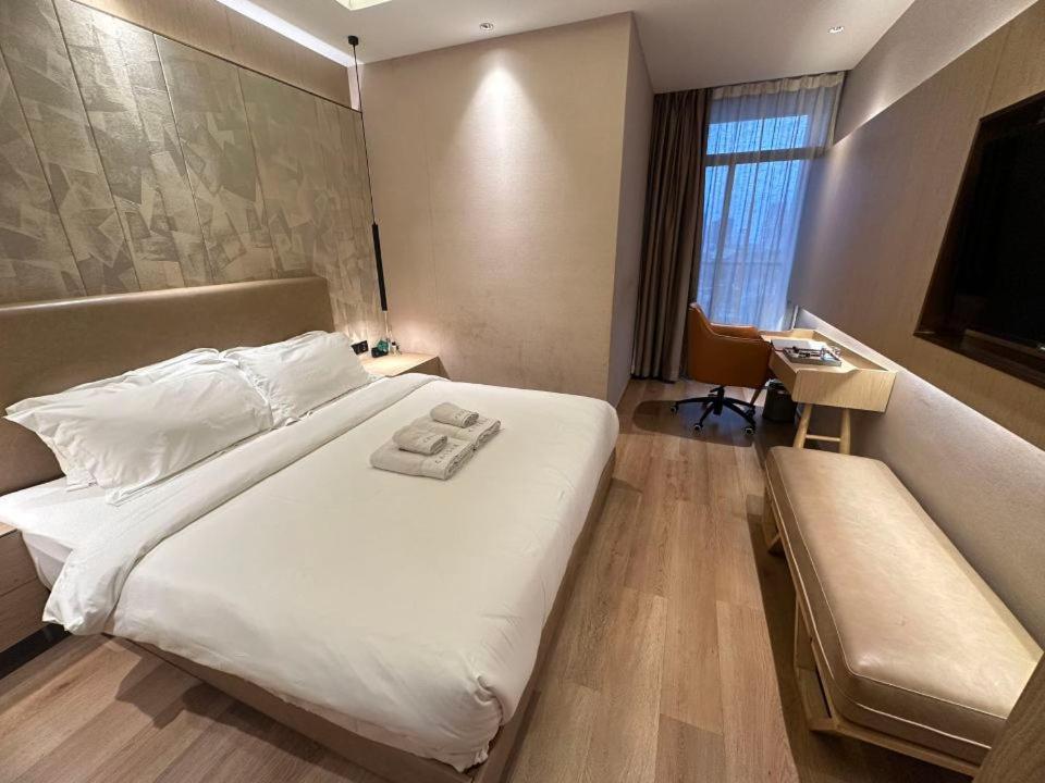 Sf Hotel Penthouse Residences Phnom Penh Extérieur photo