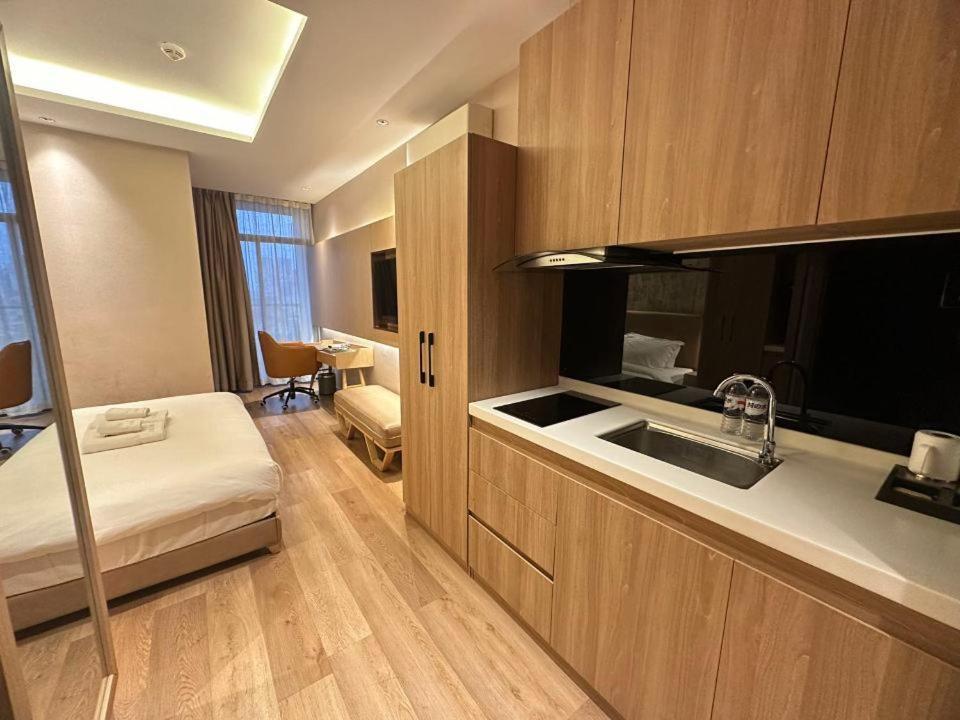Sf Hotel Penthouse Residences Phnom Penh Extérieur photo