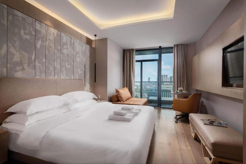 Sf Hotel Penthouse Residences Phnom Penh Extérieur photo